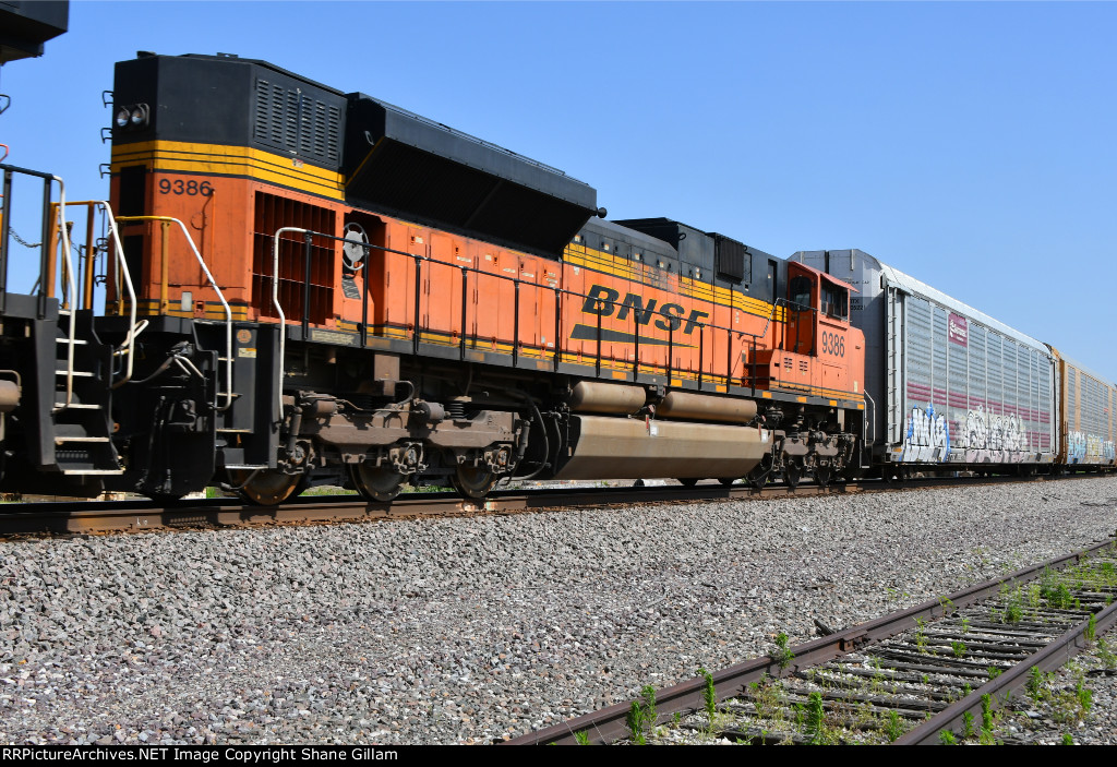 BNSF 9386 Roster shot.